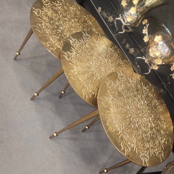 میز عسلی آلومینیومی طرح خورشیدی